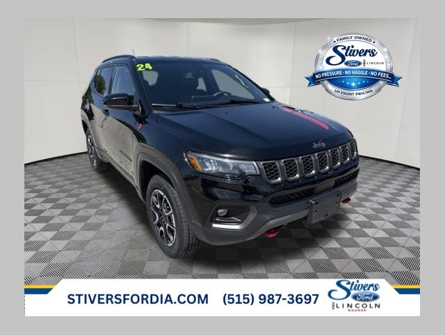 Diamond Black Crystal Pearlcoat 2024 Jeep Compass SUV / Crossover Four-Wheel Drive 8-Speed Automatic