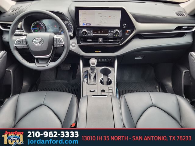 Used Car 2023 Toyota Highlander Hybrid  Xle For Sale Under $40,000 In San Antonio, Texas