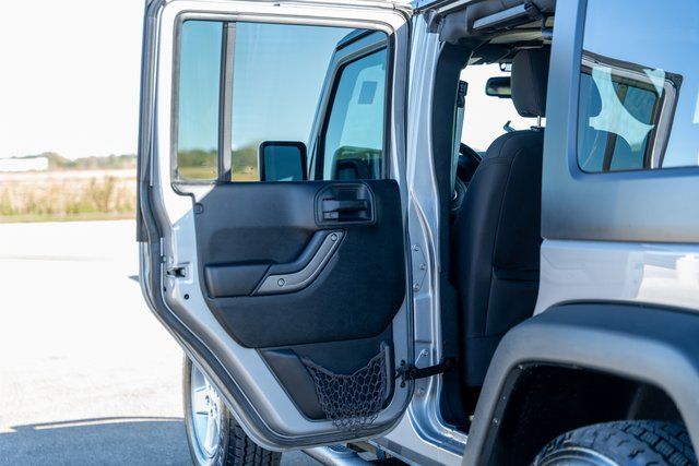 2016 Jeep Wrangler Unlimited Sport 19