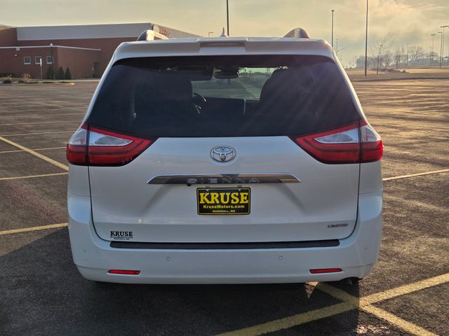 2019 Toyota Sienna XLE Auto Access Seat