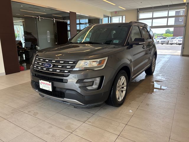 Gray (Magnetic) 2017 Ford Explorer XLT SUV / Crossover Front-Wheel Drive 6-Speed Automatic