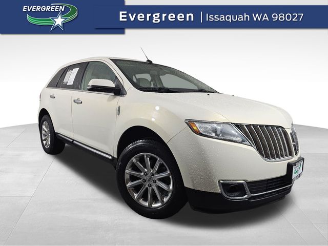Crystal Champagne Metallic Tri-Coat 2013 Lincoln MKX AWD SUV / Crossover All-Wheel Drive 6-Speed Automatic
