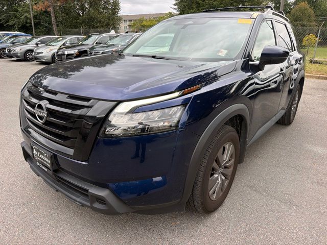2024 Nissan Pathfinder SV