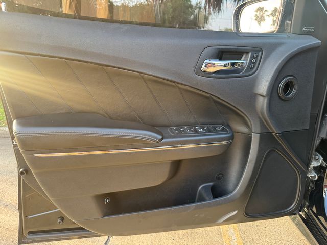 2016 Dodge Charger - Image 29