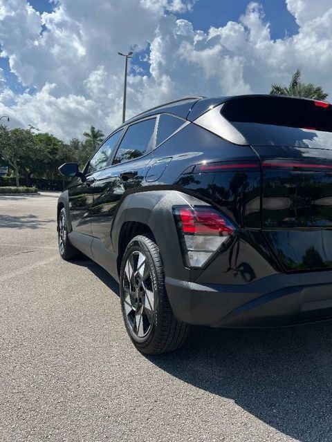 Used 2025 Black Hyundai SEL image 9