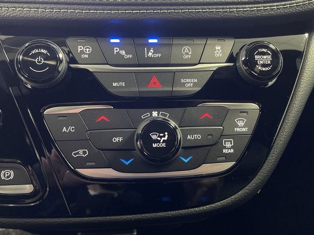 2025 Chrysler Pacifica Select photo