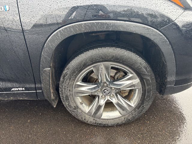 2019 Midnight Black Metallic Toyota Highlander Hybrid Limited AWD SUV