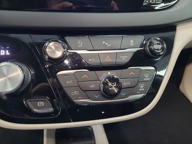 2019 – Chrysler – Pacifica