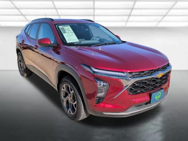 Red (Crimson Metallic) 2025 Chevrolet Trax LT FWD SUV / Crossover Front-Wheel Drive 6-Speed Automatic