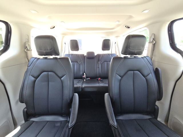 2023 Chrysler Pacifica Touring L:46447A