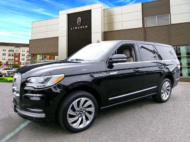 used 2023 Lincoln Navigator L car, priced at $67,880