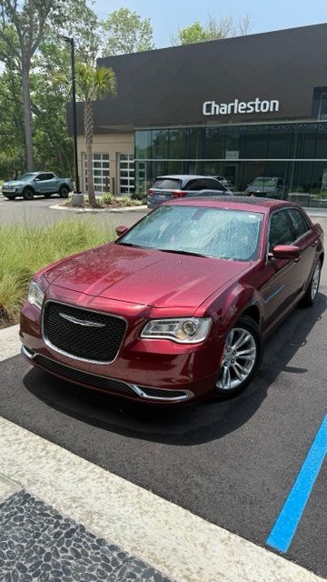 2019 Chrysler 300 Touring