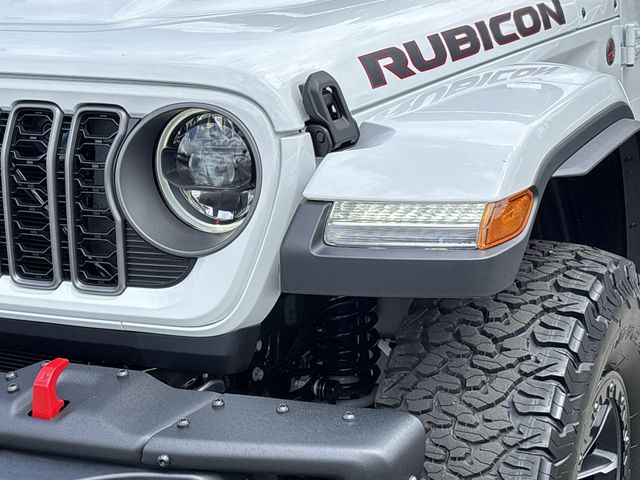New 2025 Bright White Clear-Coat Exterior Paint Jeep Rubicon X image 17