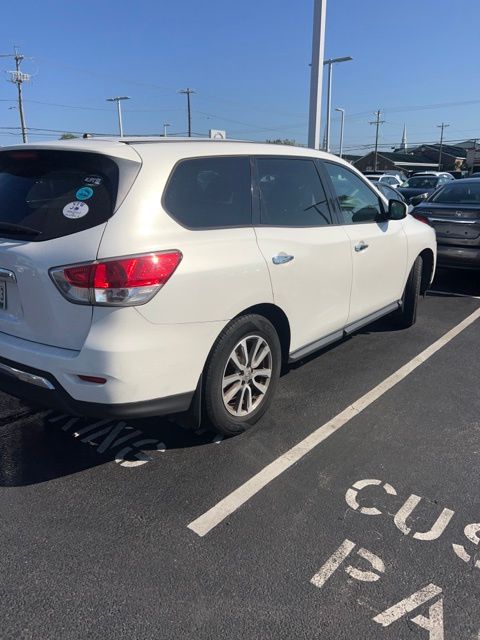 2014 Nissan Pathfinder S 9