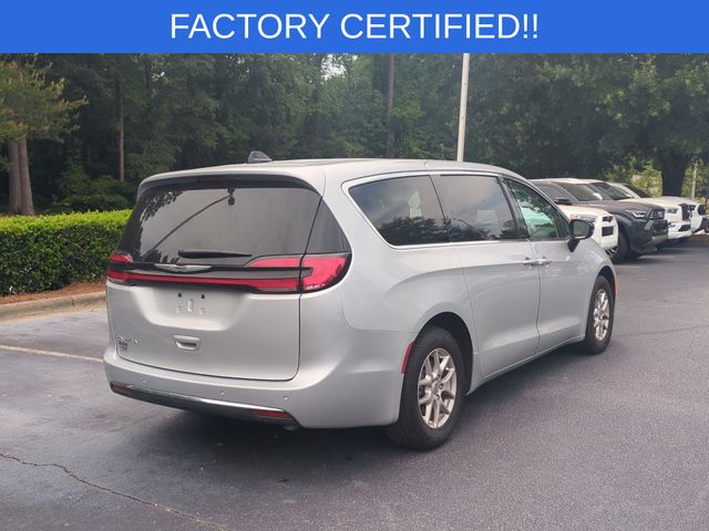 Used 2024 Silver Chrysler Touring L image 5