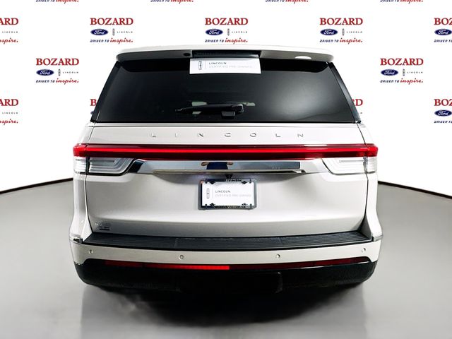 2024 Ceramic Pearl Metallic Tri-Coat Lincoln Navigator Premiere 4X4 SUV