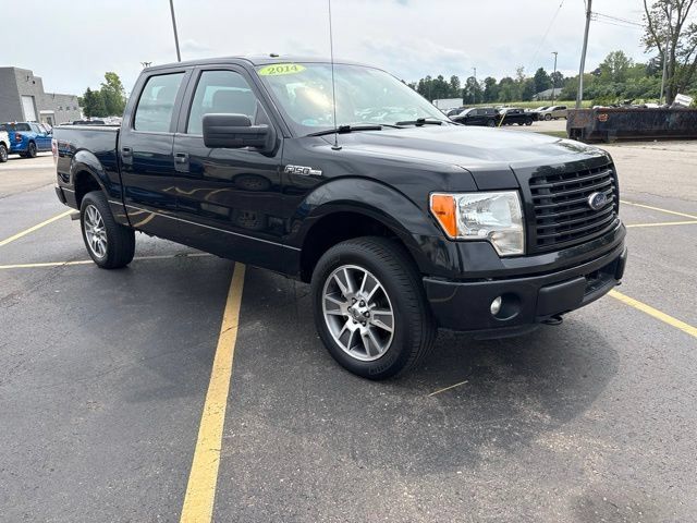 Tuxedo Black Metallic 2014 Ford F-150 Pickup Truck Four-Wheel Drive 6-Speed Automatic
