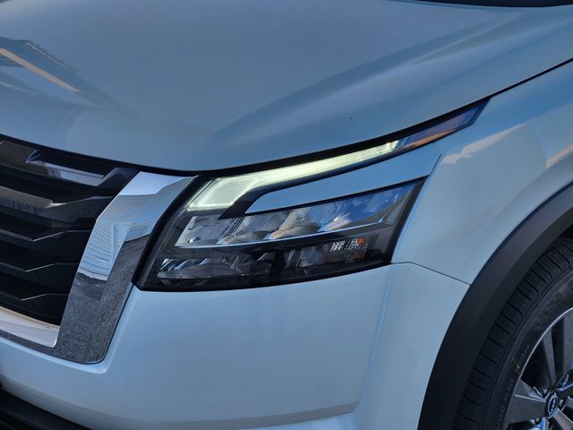 2025 Nissan Pathfinder SV photo 2