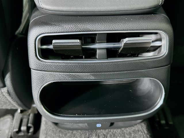 Thumbnail: 2025 Genesis GV70 - 26