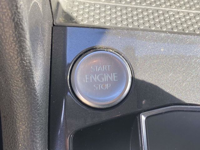 2021 Pyrite Silver Metallic Volkswagen Tiguan 2.0T SE AWD SUV