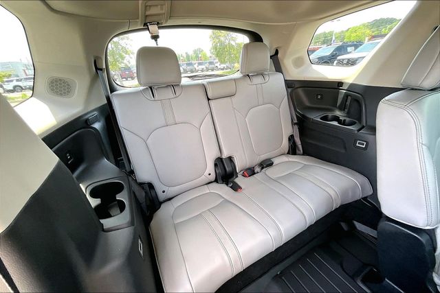 Used 2025 Honda Pilot Touring 4D Sport Utility