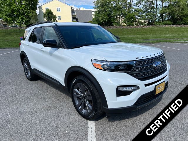 2024 Ford Explorer XLT 4WD's photo