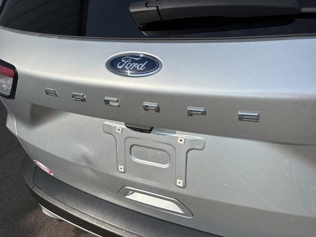 2020 Ford Escape SE Sport Hybrid photo