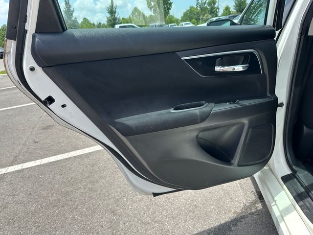 Used 2014 White Nissan 2.5 SV image 13