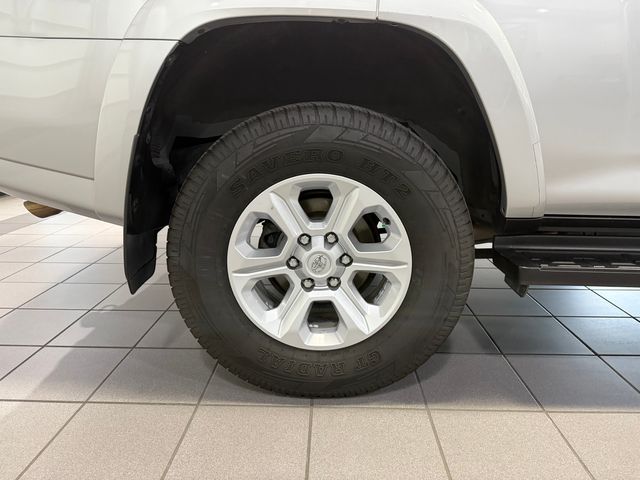 2022 Toyota 4Runner SR5 Premium - 8