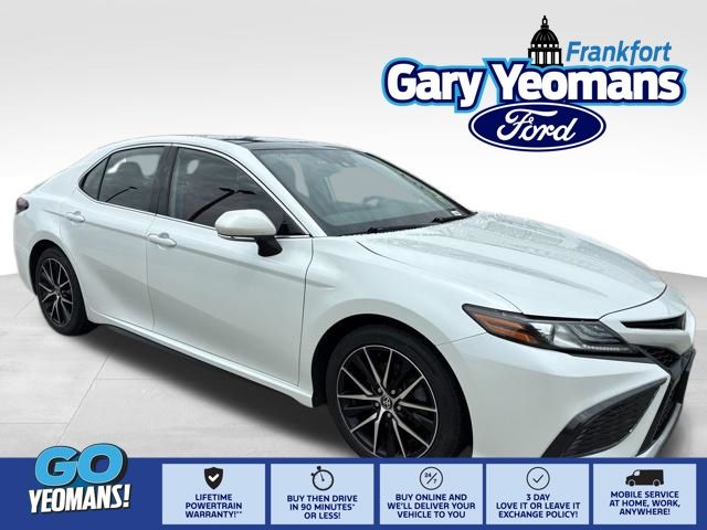 White (Wind Chill Pearl) 2022 Toyota Camry Sedan Front-Wheel Drive 8-Speed Automatic