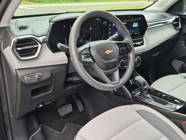 Used 2025 Black Chevrolet LT image 29