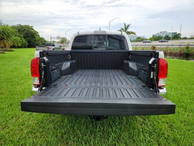 2017 Toyota Tacoma SR5 11