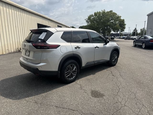 Used 2025 Silver Nissan S image 5