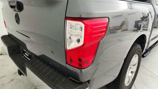 2019 Nissan Titan SV - 10