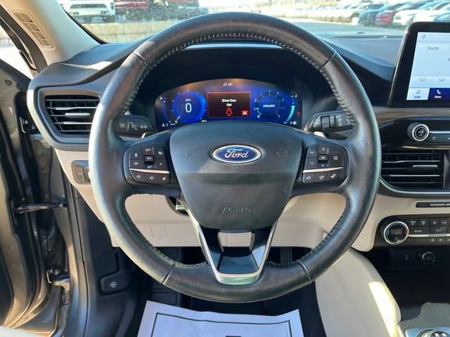 2020 Ford Escape Titanium 16