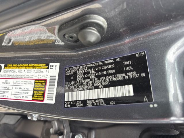 Used 2024 Toyota Highlander SUV