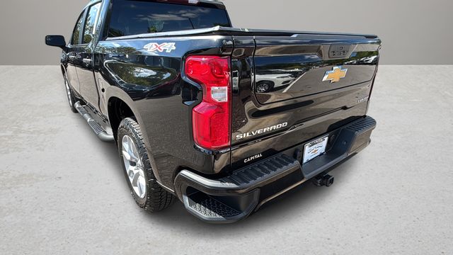 Used 2022 Black Chevrolet Custom image 37