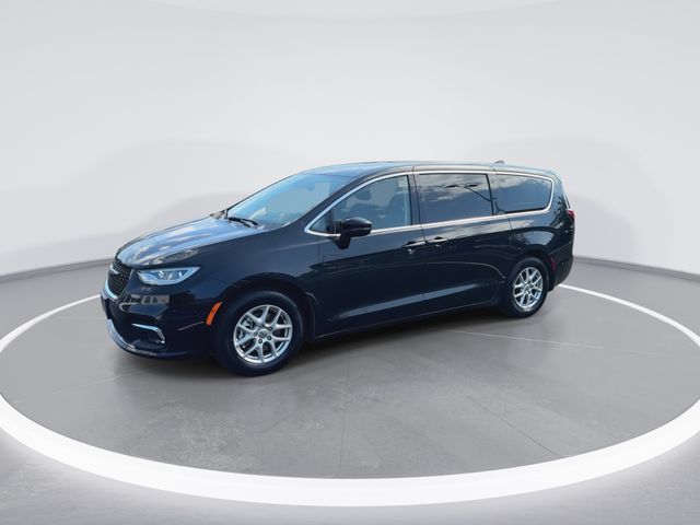 Used 2023 Chrysler Pacifica Van