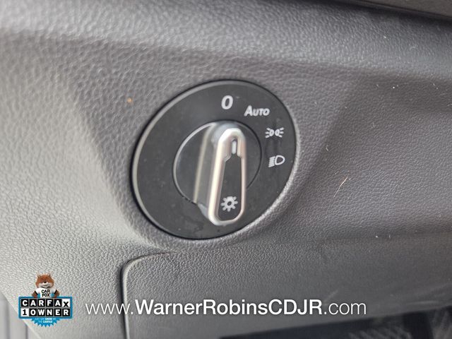 Used 2022 White Volkswagen 1.5T SE image 27