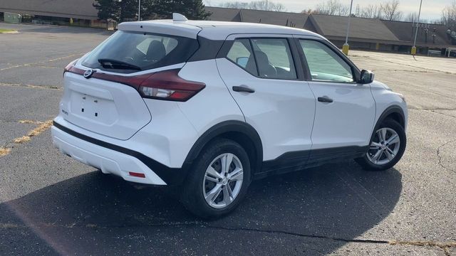 2021 Nissan Kicks S 8