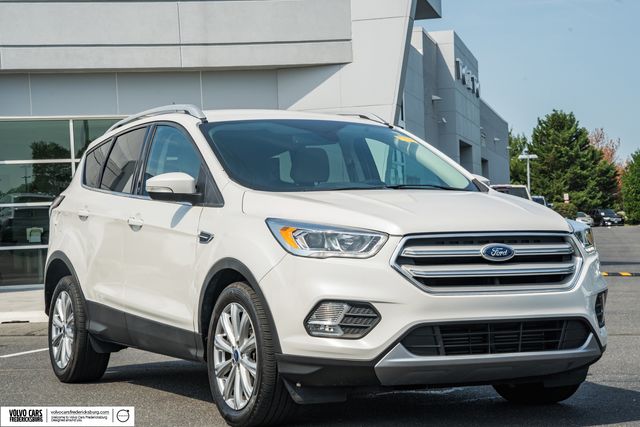 White Platinum Metallic Tri-Coat 2017 Ford Escape SUV / Crossover Front-Wheel Drive 6-Speed Automatic