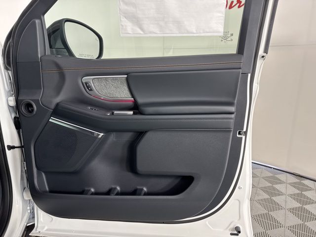 2025 Star White Metallic Tri-Coat Ford Expedition 4X4 SUV