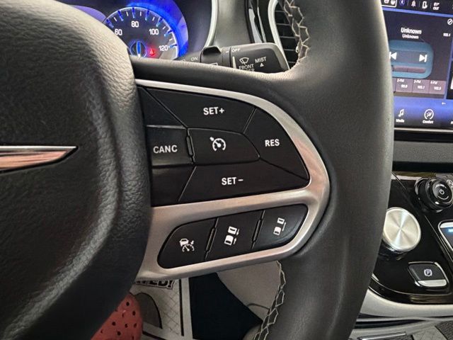 Used 2023 Chrysler Pacifica Van