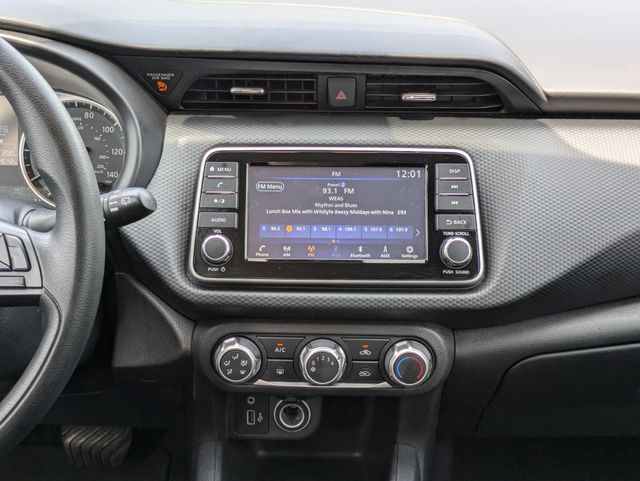 2024 Nissan Kicks S Xtronic CVT