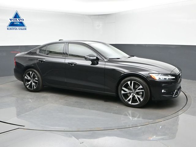 2025 Volvo S60 B5 Plus AWD