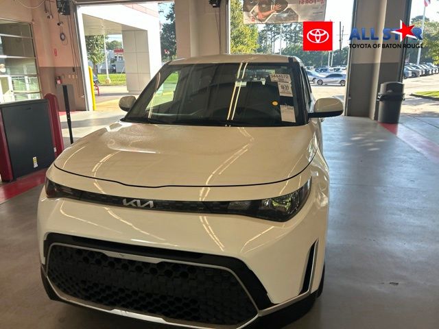 Snow White Pearl 2023 Kia Soul SUV / Crossover Front-Wheel Drive Continuously Variable Transmission