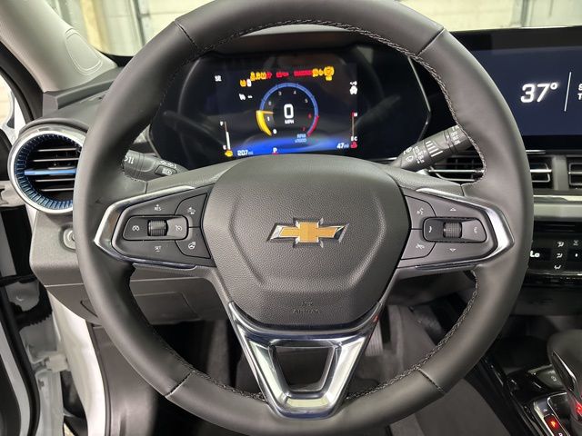 2025 Chevrolet Trax LT photo