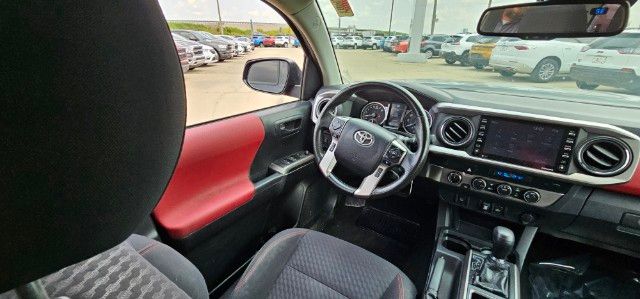 2022 Toyota Tacoma SR5 38