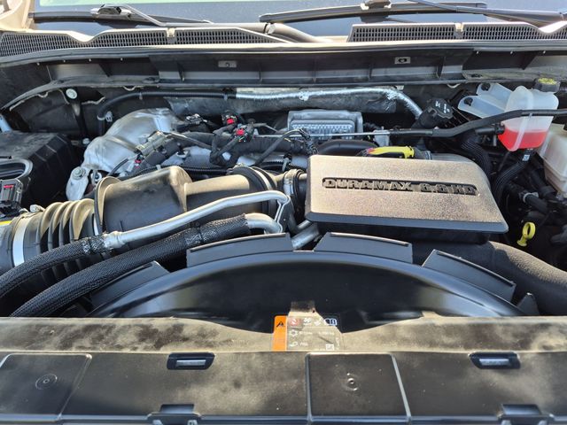 Used 2023 White GMC SLT image 37