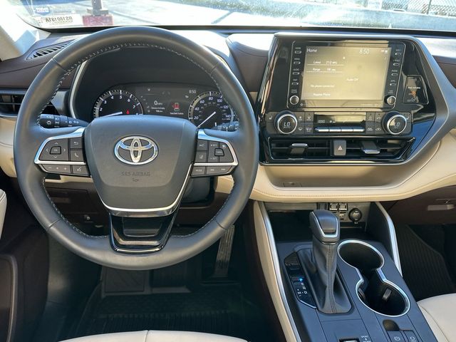 2020 Toyota Highlander XLE 9